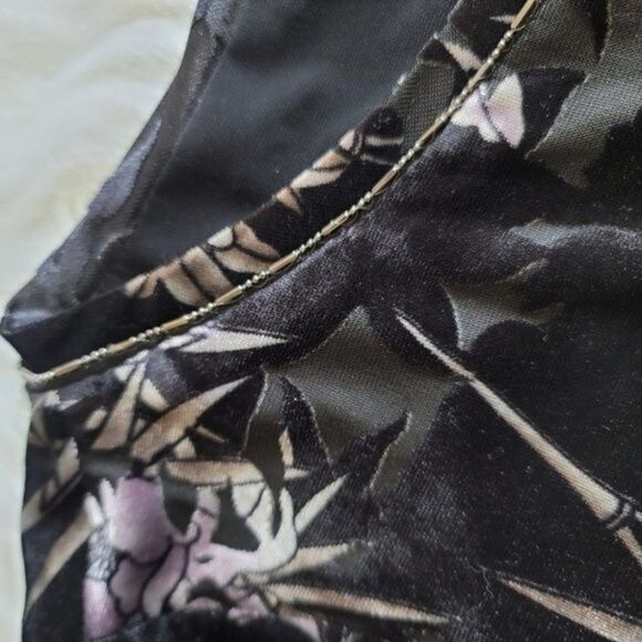 The Limited Floral Velvet Bell Sleeve Shirt Size XS - Picture 7 of 10